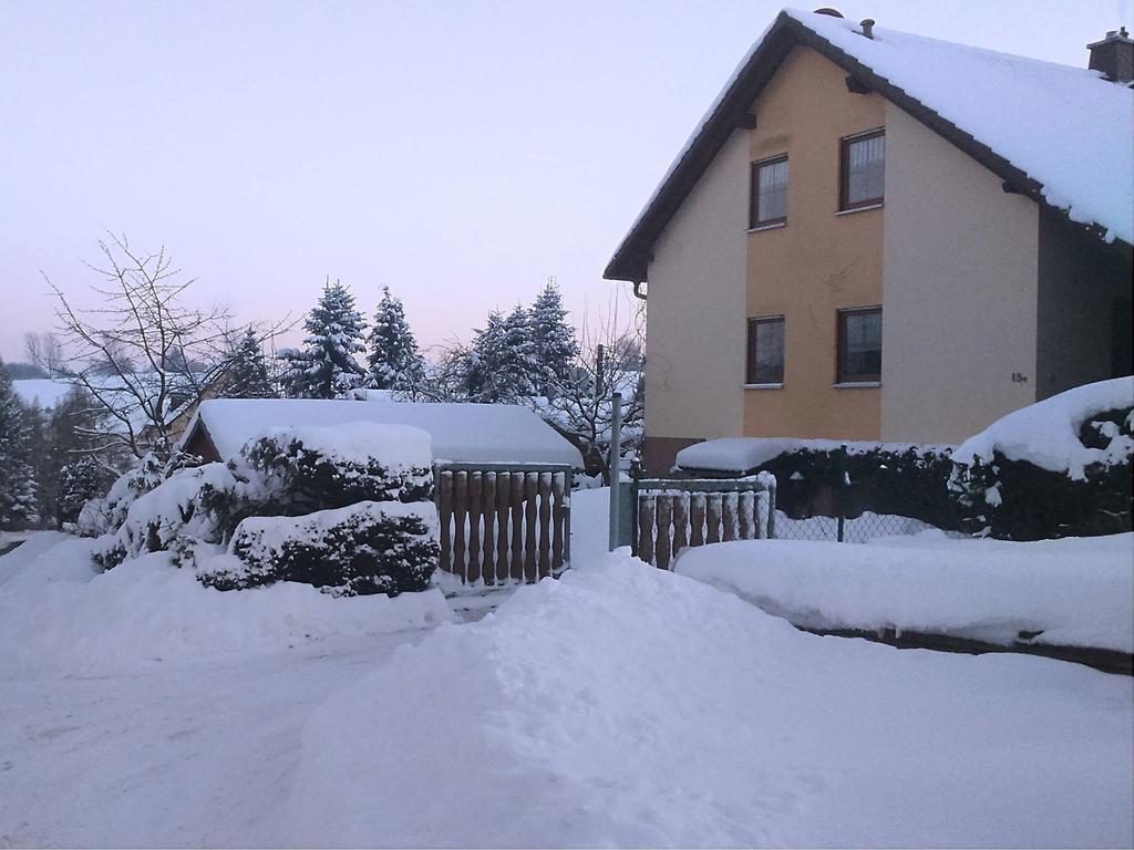 Apartment With Views Of The Ore Mountains Oelsnitz  외부 사진